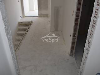 ΔΙΑΔΡΟΜΟΣ ΕΠΑΝΩ ΟΡΟΦΟΥ-ΣΚΑΛΕΣ