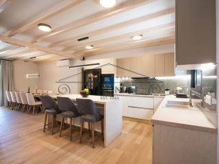 E koyzina kai e trapezaria