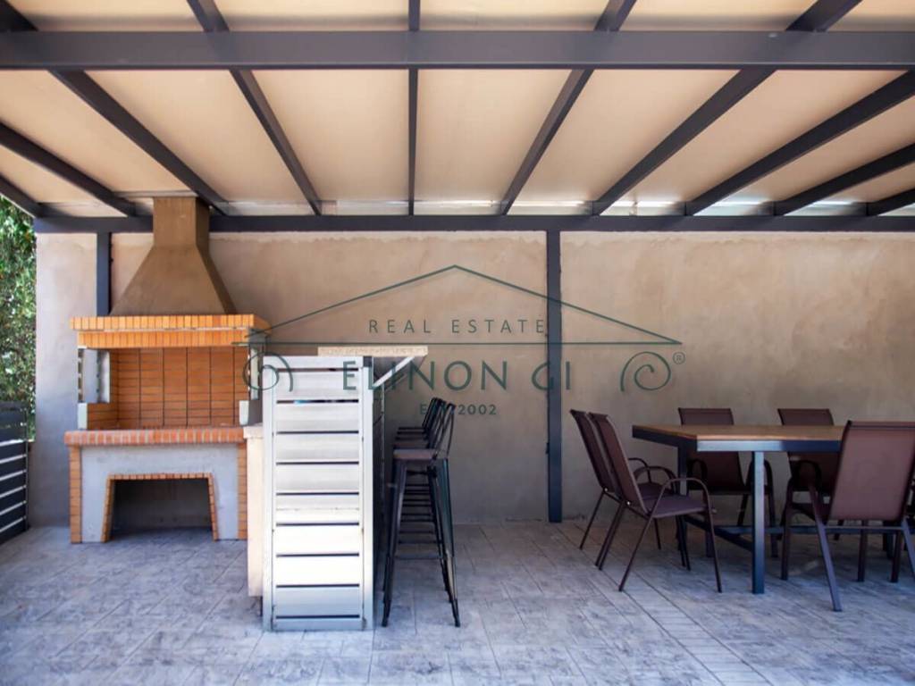 To BBQ me te trapezaria