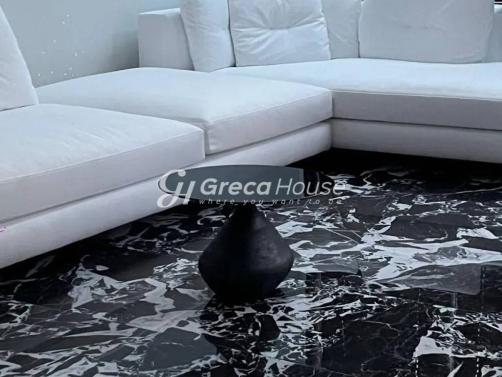 Ρετιρέ προς Πώληση στο Κολωνάκι με Πισίνα &amp; Jacuzzi