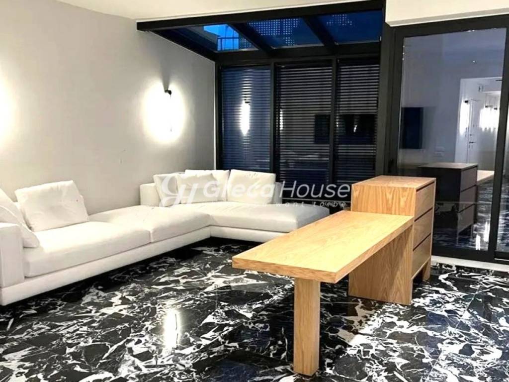 Ρετιρέ προς Πώληση στο Κολωνάκι με Πισίνα &amp; Jacuzzi