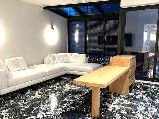 Ρετιρέ προς Πώληση στο Κολωνάκι με Πισίνα &amp; Jacuzzi