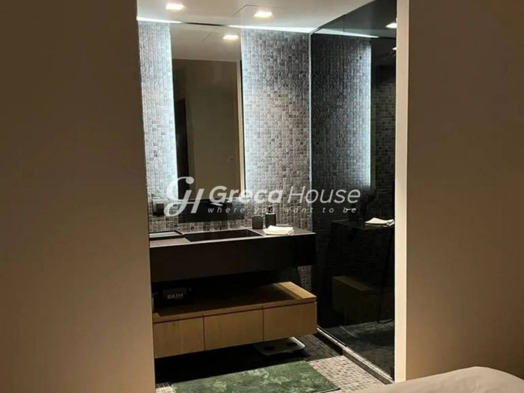 Ρετιρέ προς Πώληση στο Κολωνάκι με Πισίνα &amp; Jacuzzi