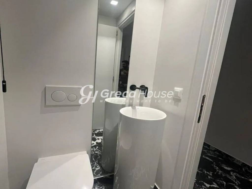 Ρετιρέ προς Πώληση στο Κολωνάκι με Πισίνα &amp; Jacuzzi