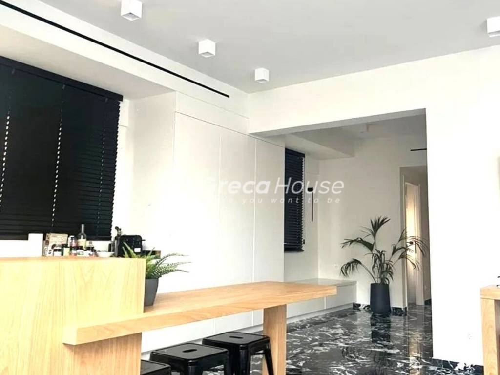 Ρετιρέ προς Πώληση στο Κολωνάκι με Πισίνα &amp; Jacuzzi