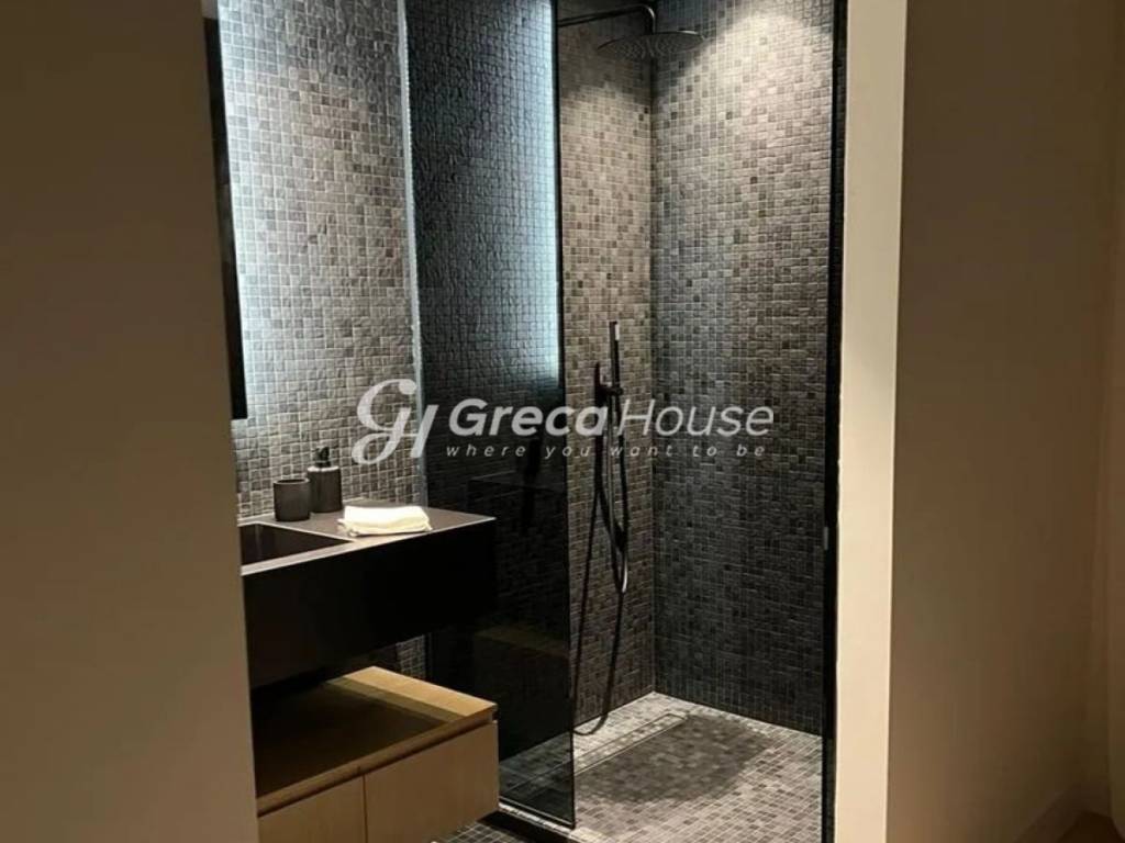 Ρετιρέ προς Πώληση στο Κολωνάκι με Πισίνα &amp; Jacuzzi