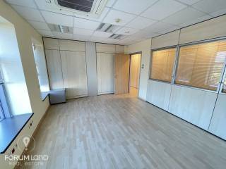 Forumland Real Estate, Γραφειακός χώρος πατάρι