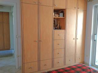 Ολοτοίχια ντουλάπα κύριου υπνοδωματίου