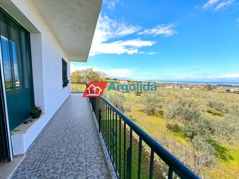 Θέα από μπαλκόνι