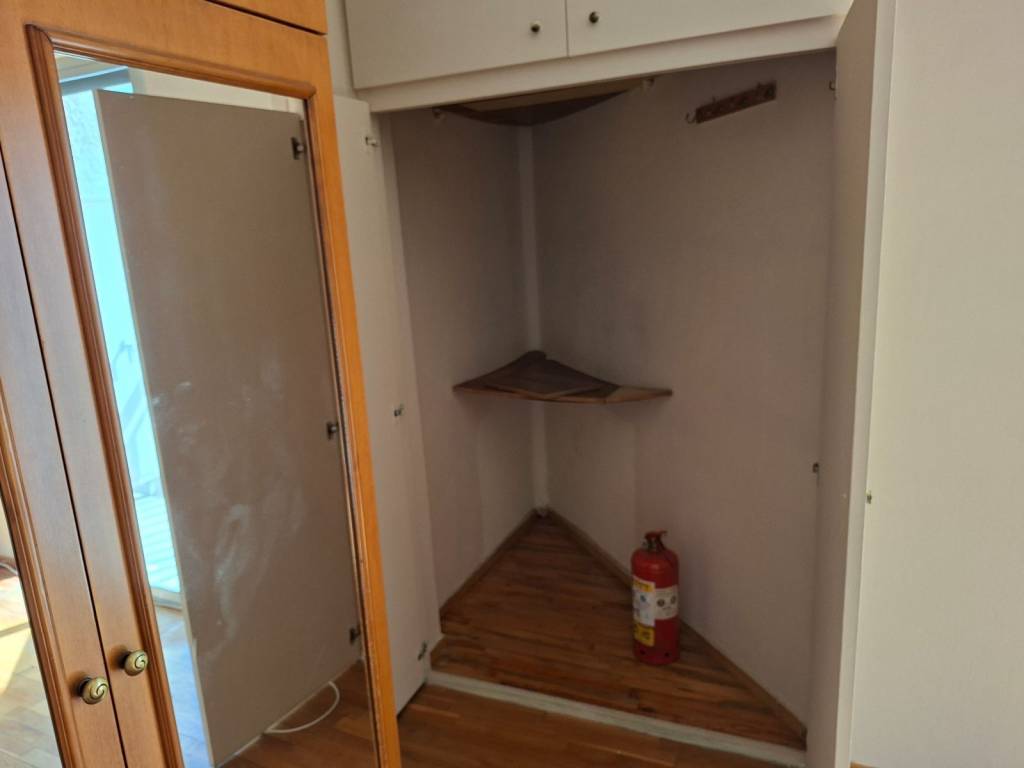 APOTHEKEYTIKOS CHOROS STO 3o DOMATIO