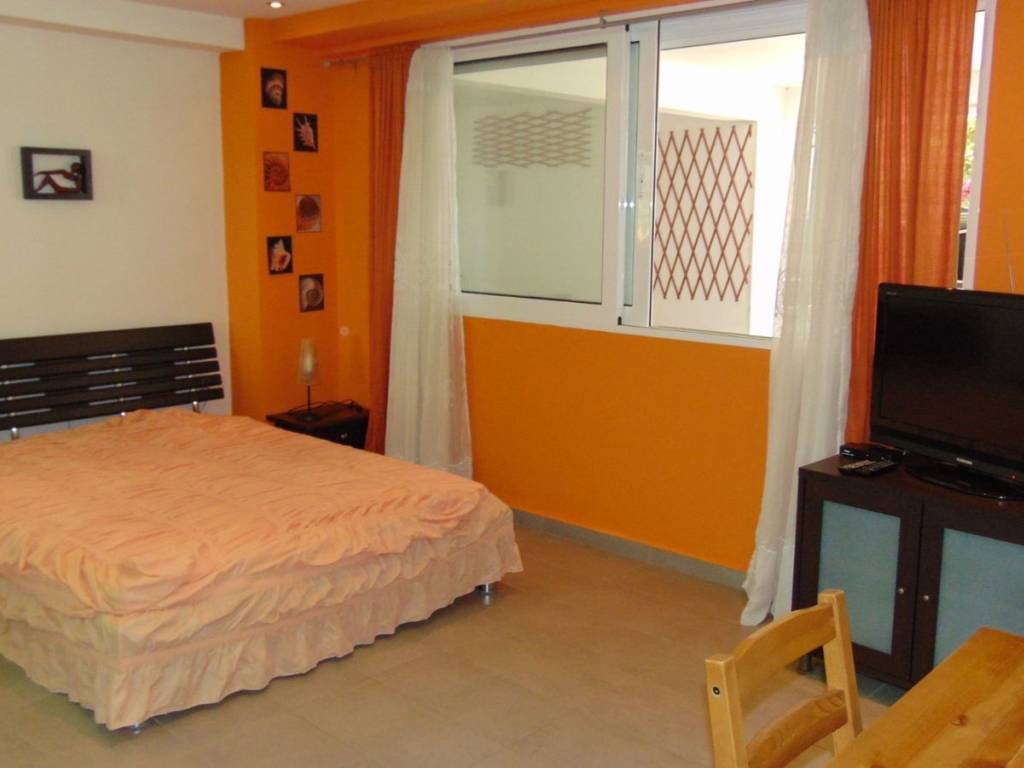 Διαμέρισμα προς πώληση και  τουριστική ενοικίαση στο Τολό