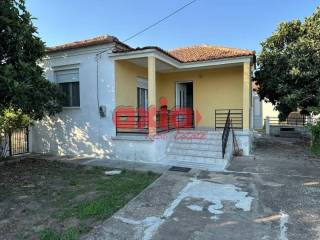 Χρυσούπολη, Ερατεινό: Πωλείται ανακαινισμένη διαμπερής