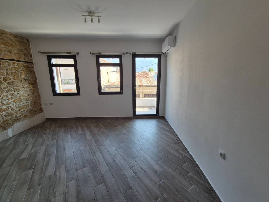 ΣΑΛΟΝΙ-ΥΠΝΟΔΩΜΑΤΙΟ