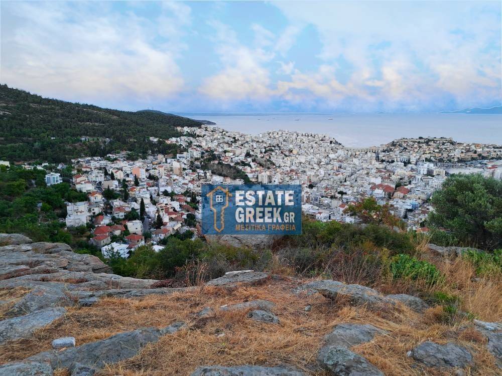 ΠΩΛΕΙΤΑΙ loft 60 τ.μ. στο ΚΕΝΤΡΟ της Καβάλας (κωδ. 8240)