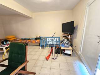 ★ 2 υπνοδωμάτια ★ Πλήρως επιπλωμένο ★ Ιδανικό και για Airbnb ★ Αυλή 20 τ.μ. ★ Πάρκινγκ ★ 