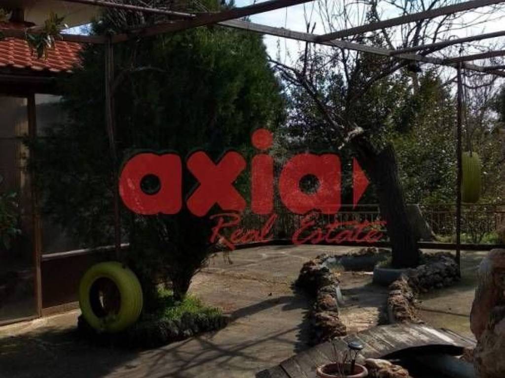 Πωλείται διόροφη  κατοικία 140τ.μ.   Αποτελείται από 2 διαμερίσματα. Στο ισόγειο υπάρχει ένα διαμέρισμα 75 τμ  Αποτελείται από 1 υπνοδωμάτιο,  