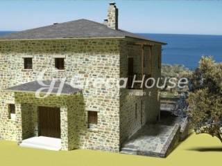 Οικόπεδο με ιδιωτική παραλία στην Ελλάδα