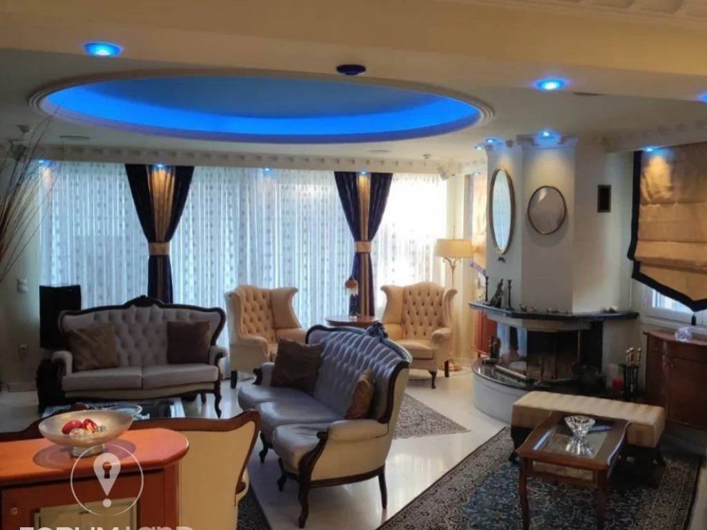 Forumland Real Estate, Σαλόνι με τζάκι