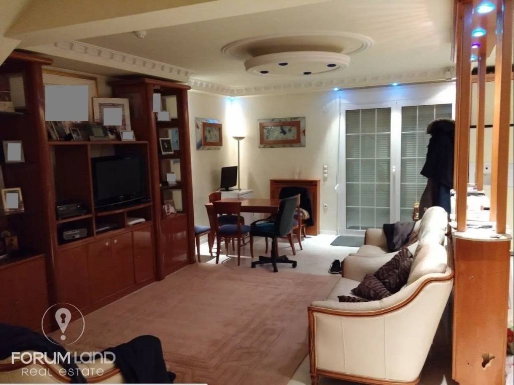 Forumland Real Estate, Γραφείο