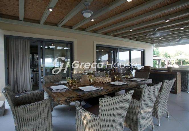 Seaside Villa with Pool for Sale in Argolis