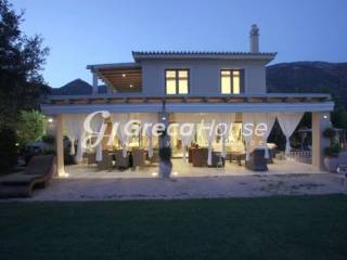 Seaside Villa with Pool for Sale in Argolis