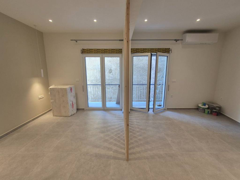 ΣΑΛΟΝΙ-ΥΠΝΟΔΩΜΑΤΙΟ