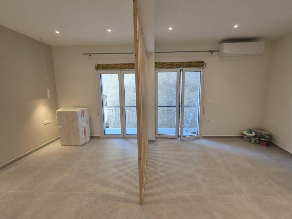 ΣΑΛΟΝΙ-ΥΠΝΟΔΩΜΑΤΙΟ