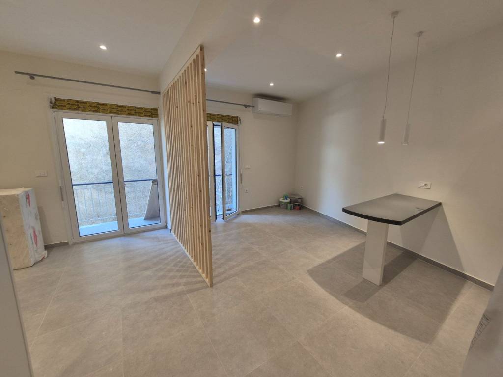 ΣΑΛΟΝΙ-ΥΠΝΟΔΩΜΑΤΙΟ