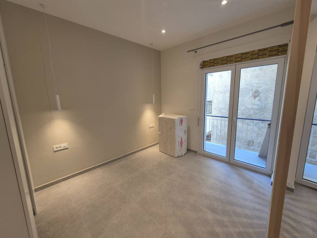 ΣΑΛΟΝΙ-ΥΠΝΟΔΩΜΑΤΙΟ