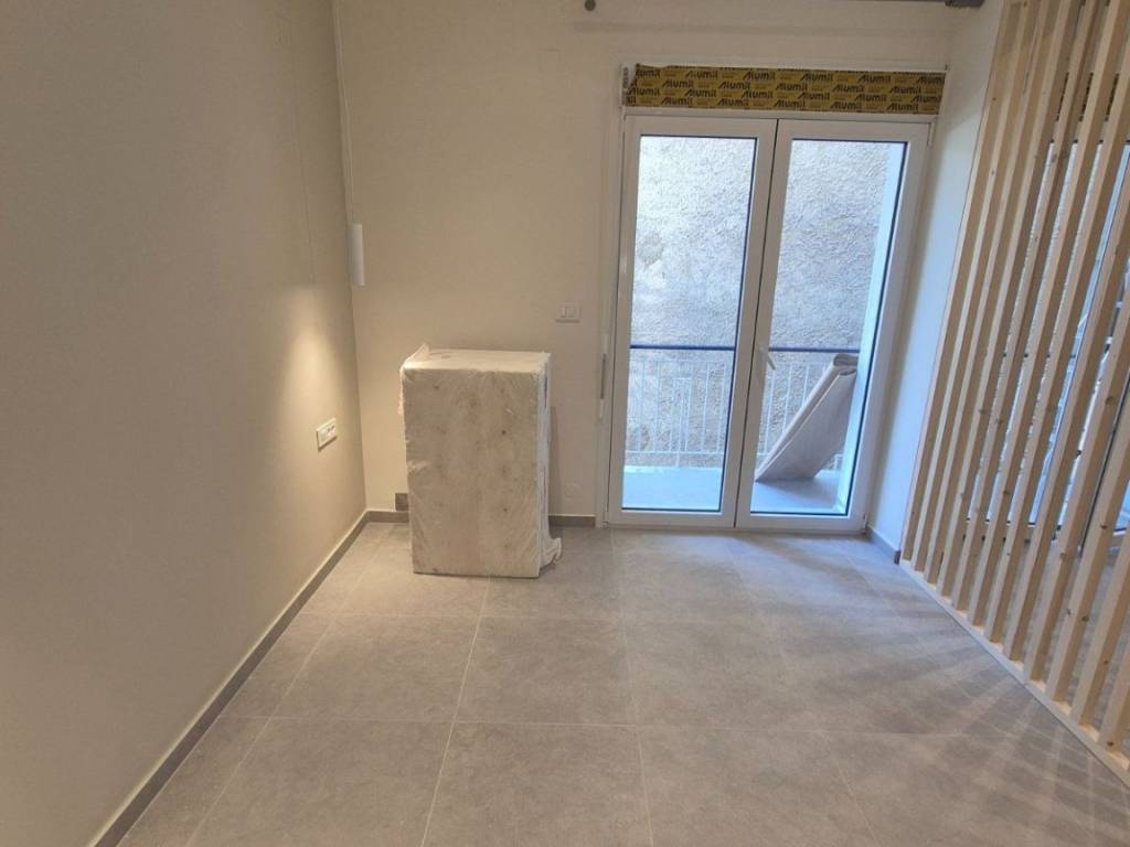 ΣΑΛΟΝΙ-ΥΠΝΟΔΩΜΑΤΙΟ