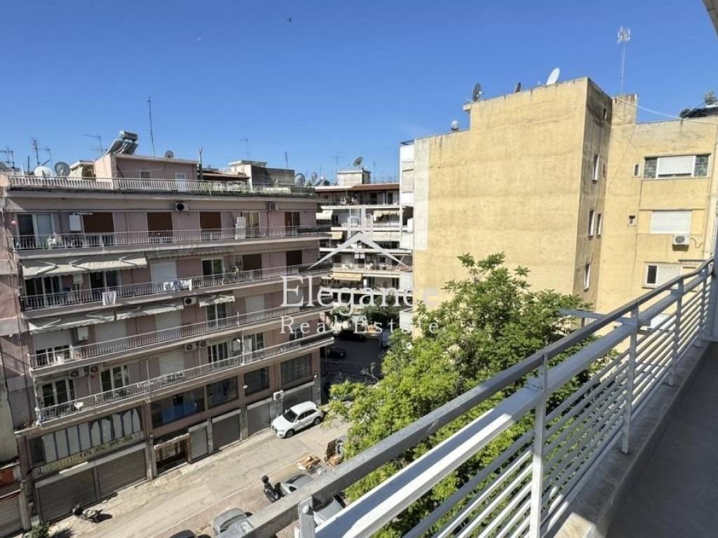 Θέα από μπαλκόνι