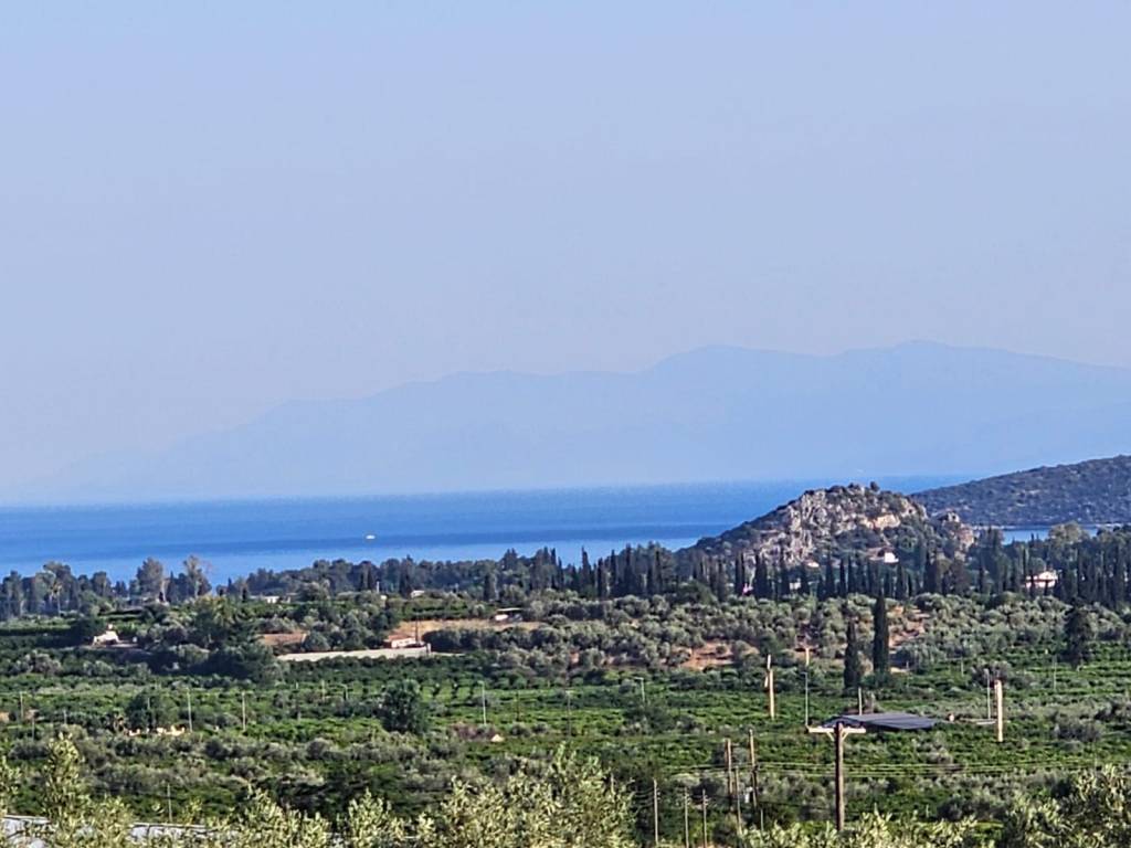 Newly built detached house on a plot of 2,500 sq.m.