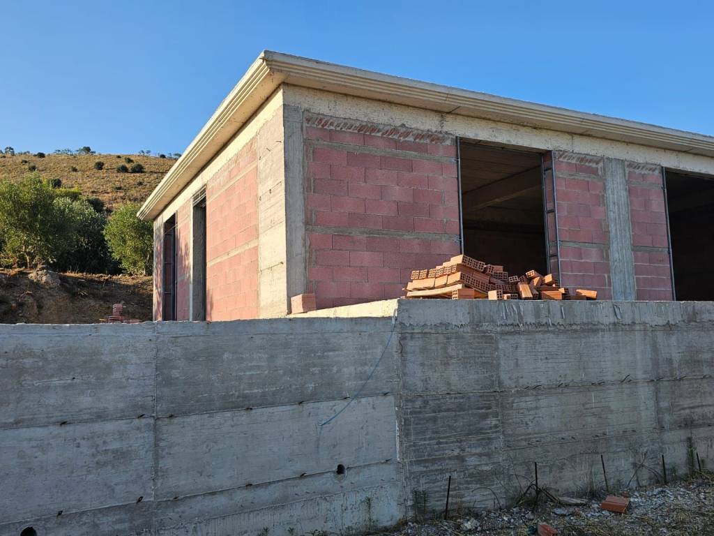 Newly built detached house on a plot of 2,500 sq.m.