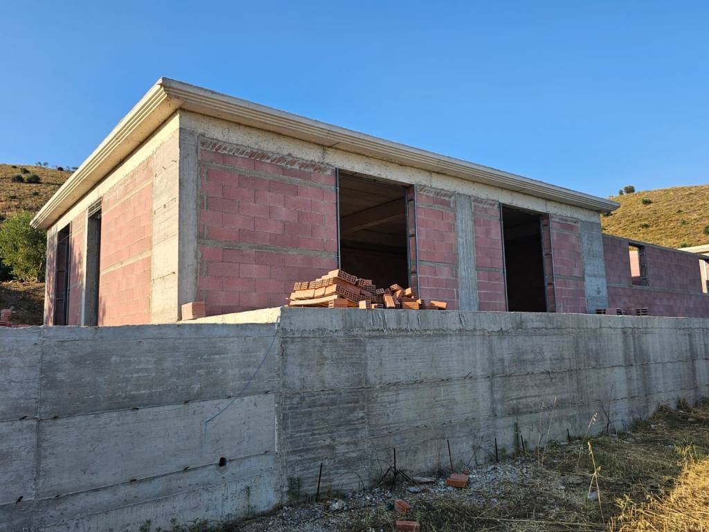 Newly built detached house on a plot of 2,500 sq.m.