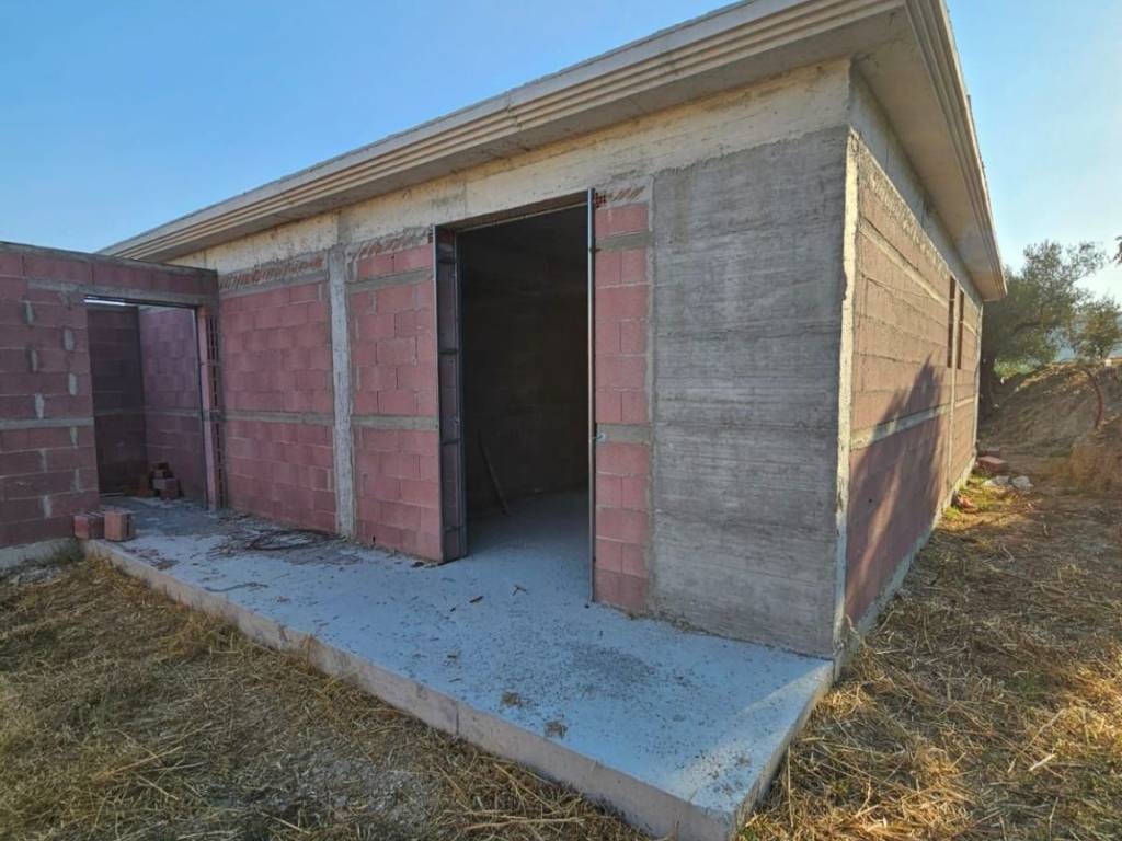 Newly built detached house on a plot of 2,500 sq.m.