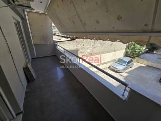 Μπολκόνι με τέντες