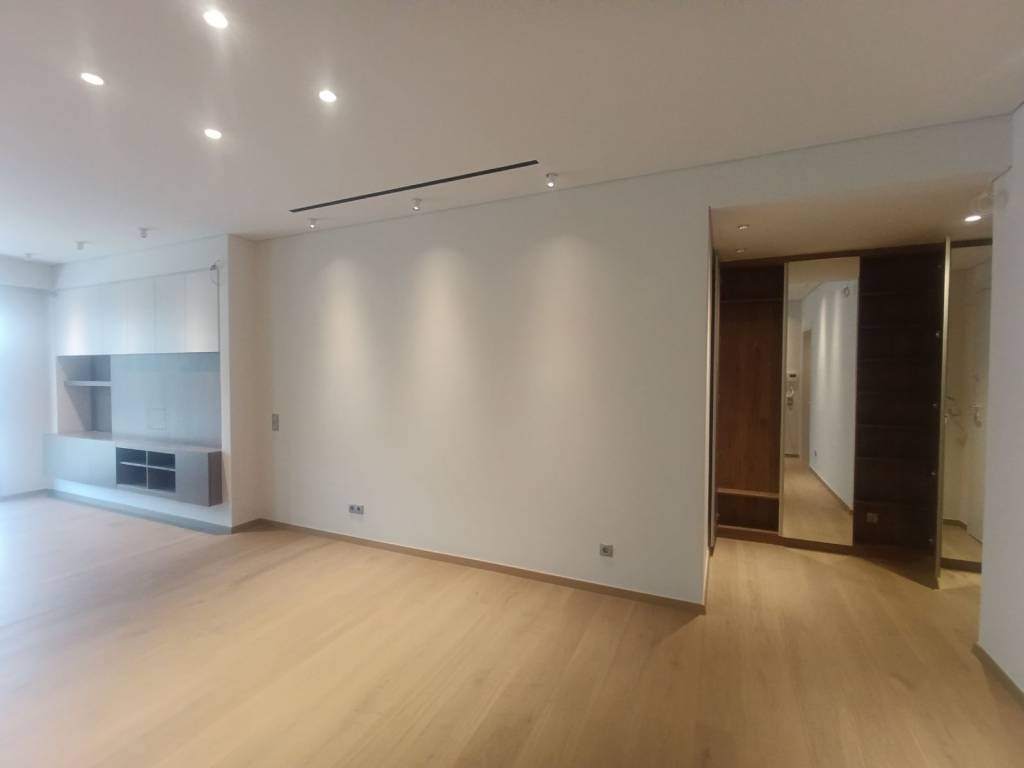 living room - garderobe ( entrance)