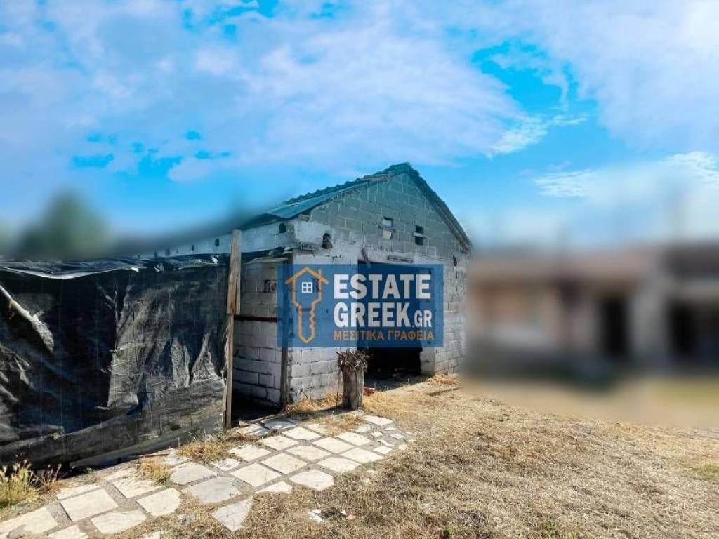 ★ Οικόπεδο 1.000 τ.μ. ★ Ήσυχη περιοχή ★ Μεγάλη αυλή και αποθήκη ★