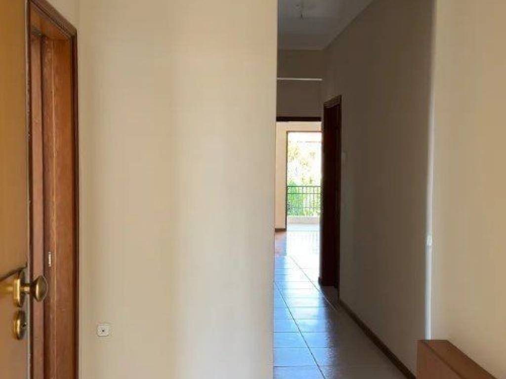 Forumland Real Estate, Διάδρομος