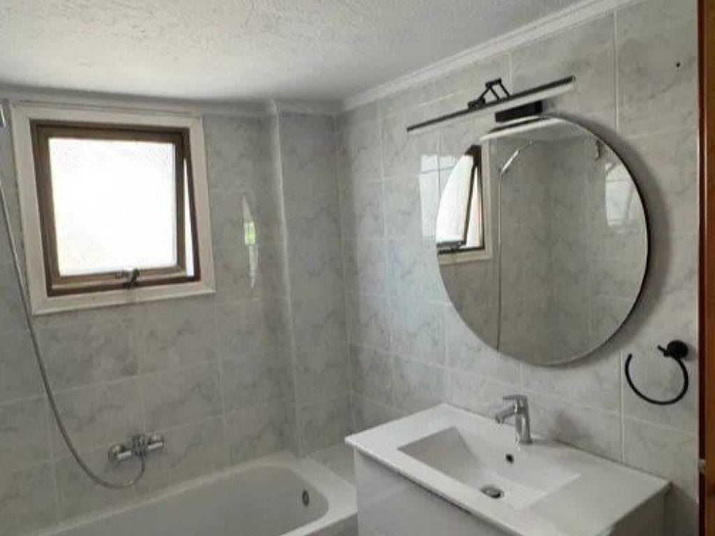 Forumland Real Estate, Μπάνιο