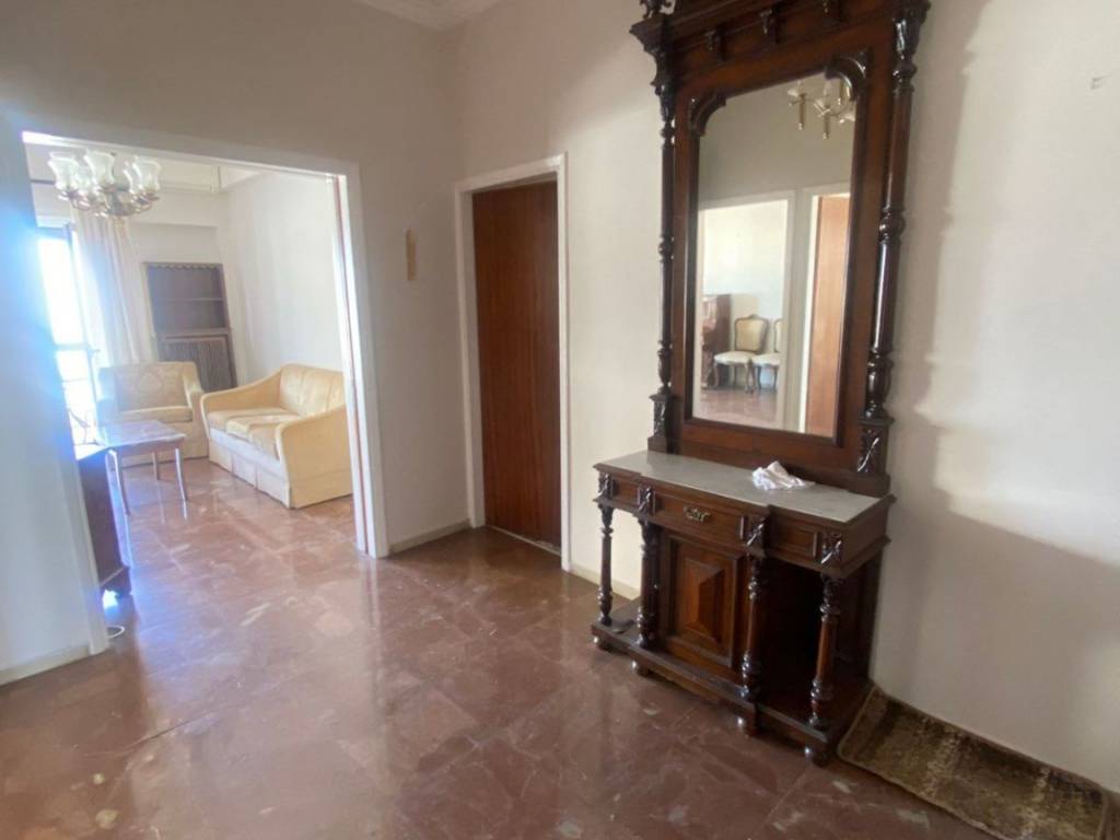 CHOLL EISODOY PROS SALONI