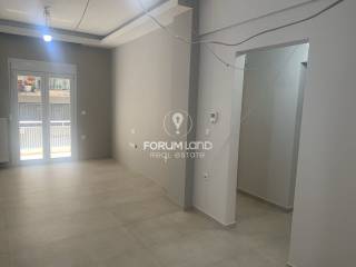 Forumland Real Estate, Σαλόνι