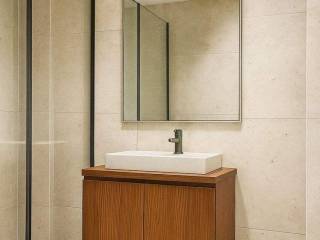 Forumland Real Estate, Μπάνιο