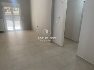 Forumland Real Estate, Σαλόνι