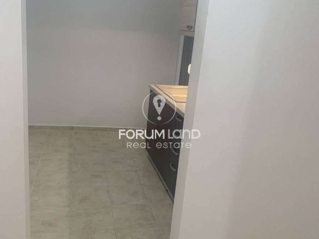 Forumland Real Estate, Σαλόνι