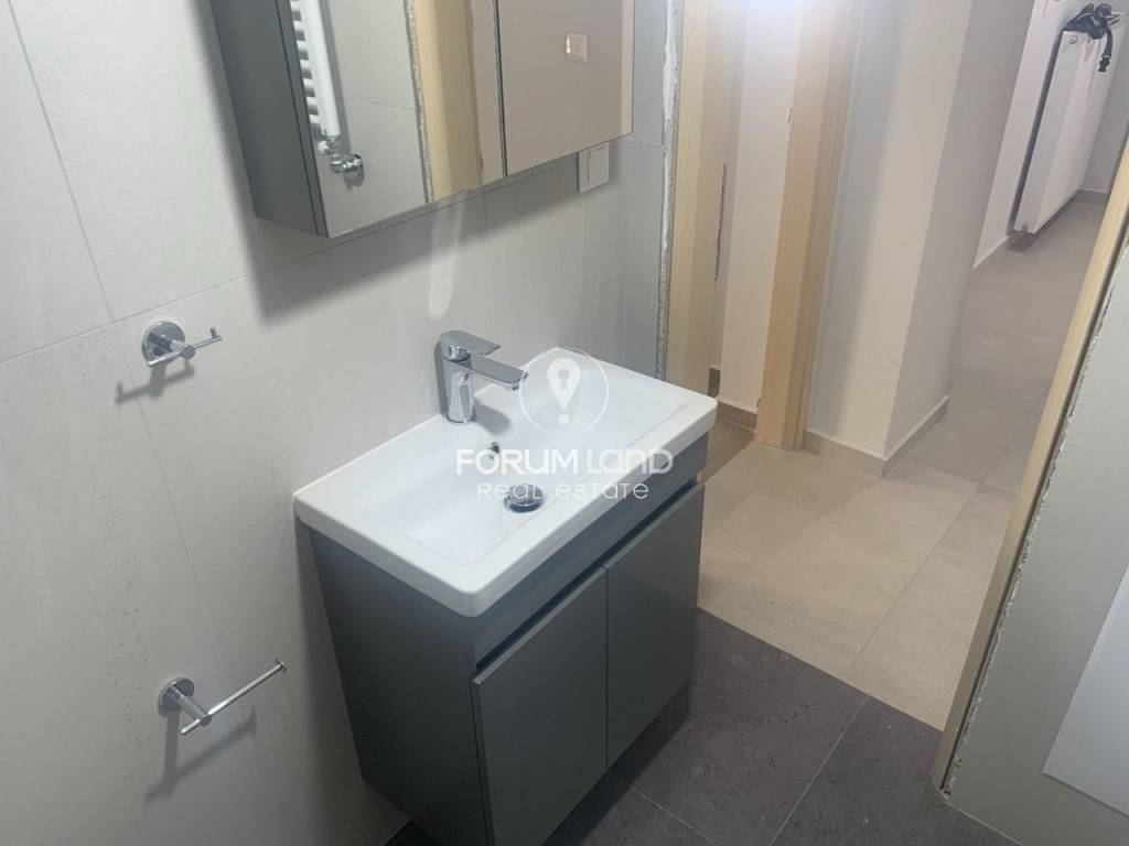 Forumland Real Estate, Μπάνιο