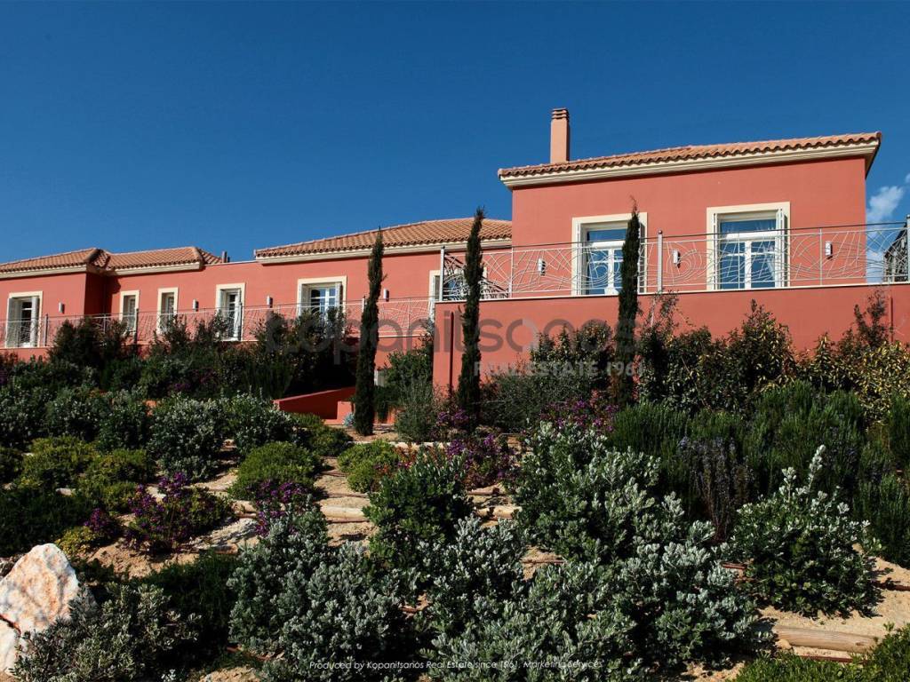 Exoterike apopse oikias apo ton kepo