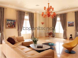 Eyrychoro kai poly photeino kathistiko