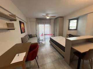 ΕΝΙΑΙΟΣ ΧΩΡΟΣ ΜΕ ΣΑΛΟΝΙ ΚΡΕΒΑΤΙ