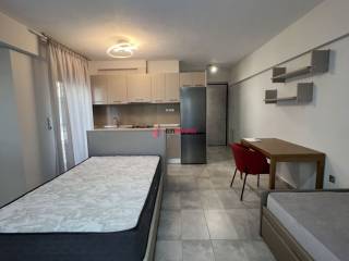 ΕΝΙΑΙΟΣ ΧΩΡΟΣ ΜΕ ΣΑΛΟΝΙ ΚΡΕΒΑΤΙ